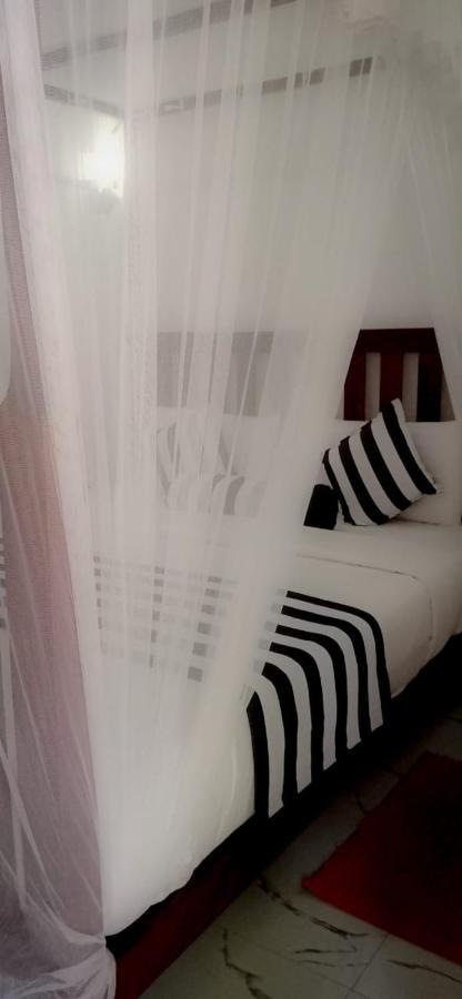 Ella Jungle Inn Homestay And Tree House ภายนอก รูปภาพ
